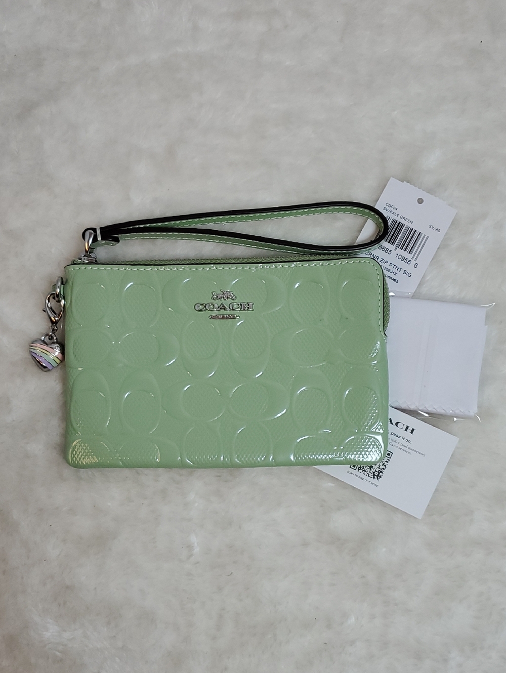 Coach Corner Zip Wristlet In Signature Pale Green Patent Leather With Charm NWT